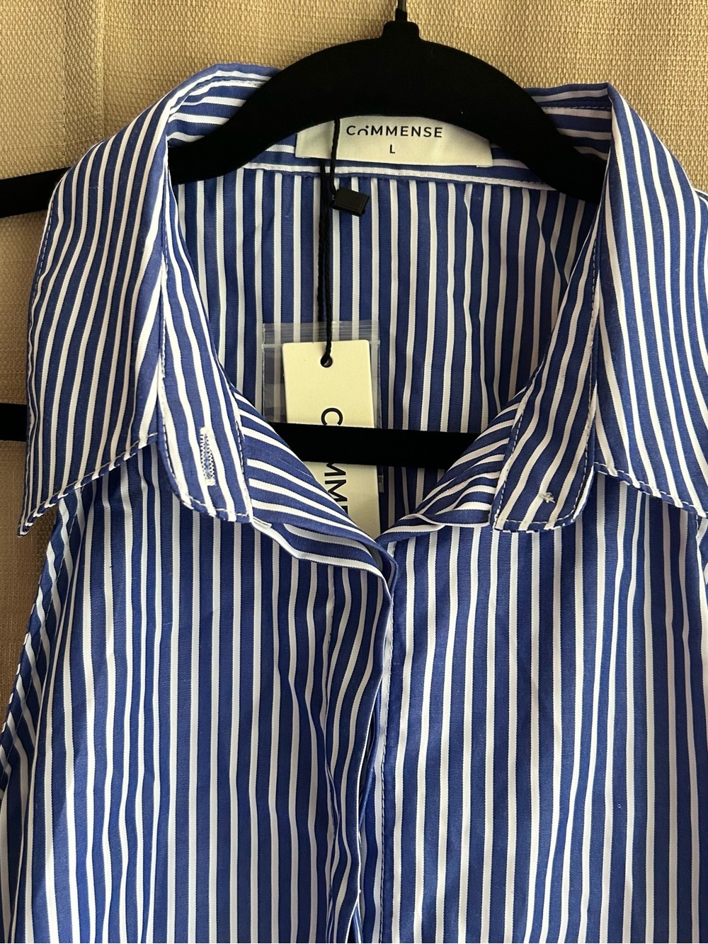 Striped Tie-Waist Crop Top blue and white - Picture 3 of 9
